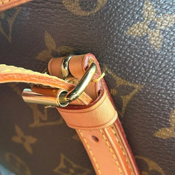 100% AUTH Louis Vuitton Bucket Bag GM &Removable Chain Zipper Wallet Pouch - Picture 12 of 13